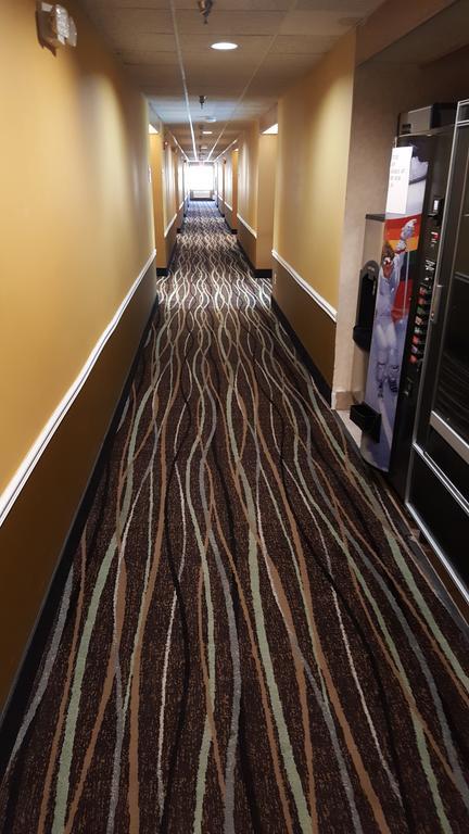 Americas Best Value Inn And Suites Lee'S Summit-Kansas City Экстерьер фото