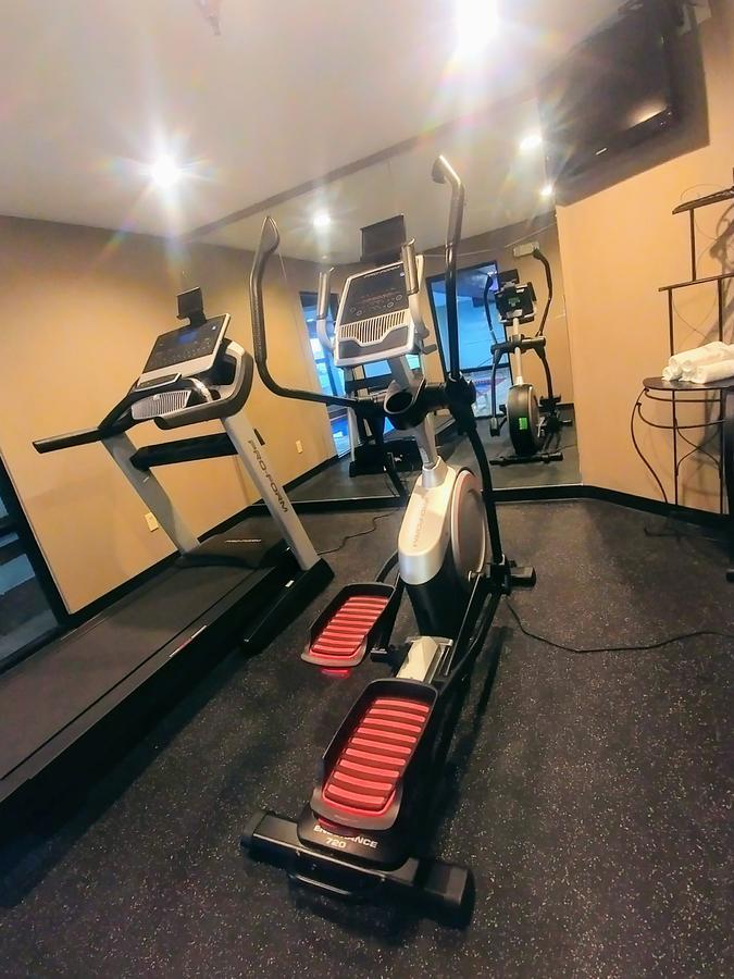 Americas Best Value Inn And Suites Lee'S Summit-Kansas City Экстерьер фото