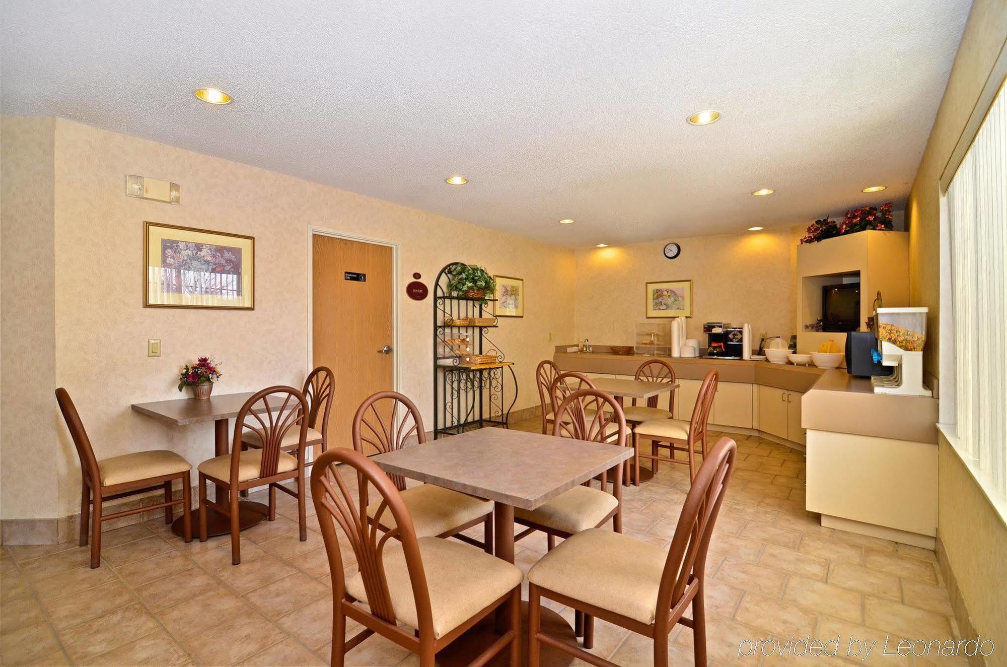 Americas Best Value Inn And Suites Lee'S Summit-Kansas City Экстерьер фото