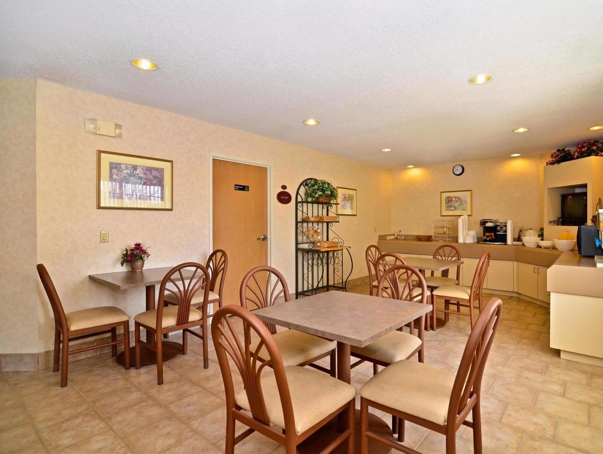 Americas Best Value Inn And Suites Lee'S Summit-Kansas City Экстерьер фото