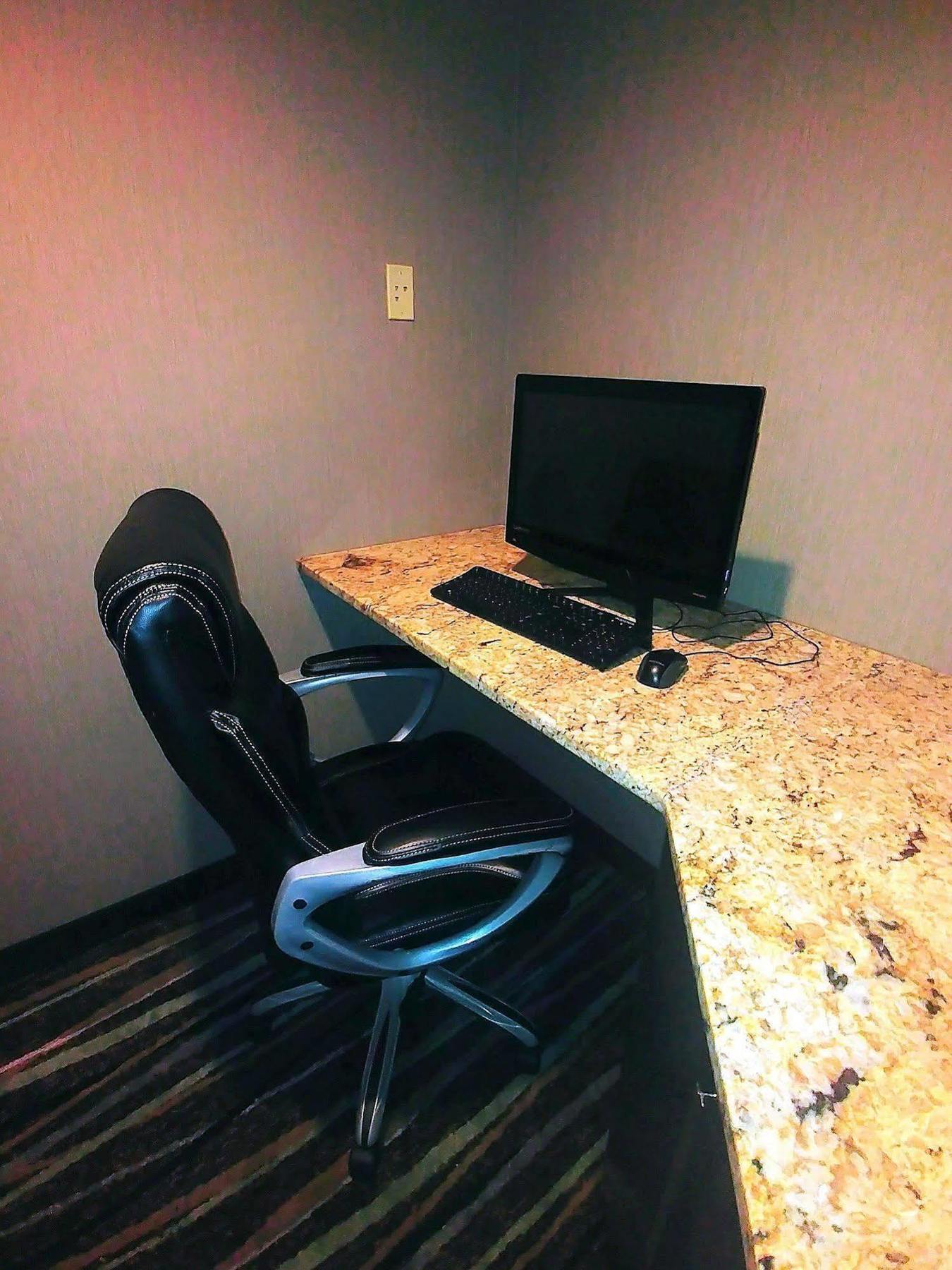 Americas Best Value Inn And Suites Lee'S Summit-Kansas City Экстерьер фото